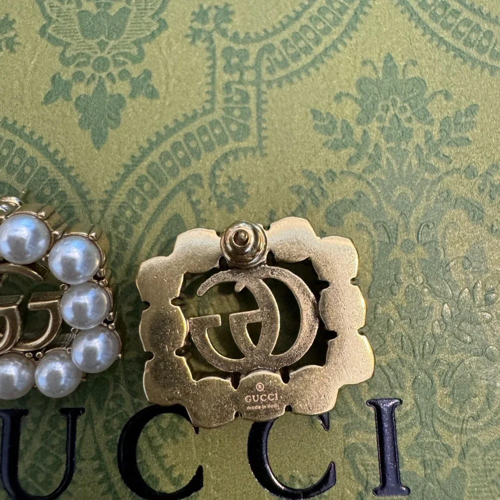 Gucci Gold and Cream Earrings with Luxurious Design - Picture 4 of 4